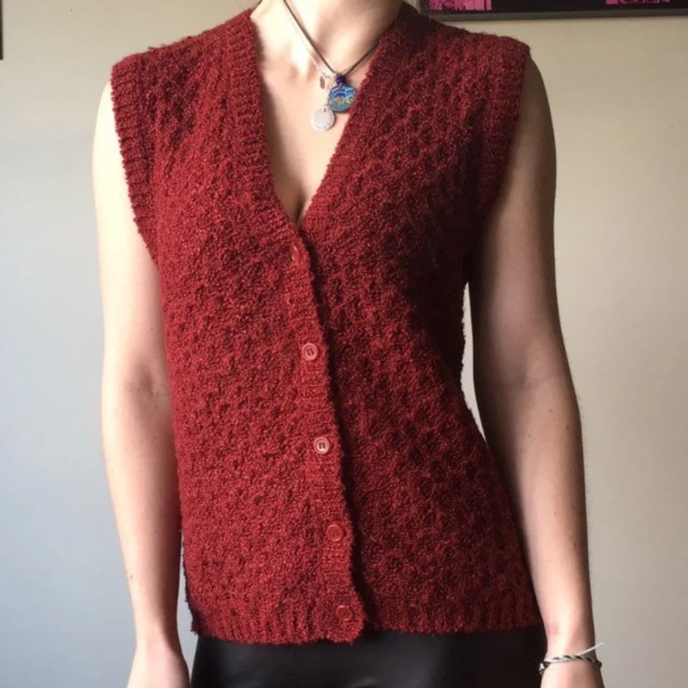 Red vtg 1970s button up sweater vest